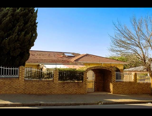 5 BEDROOM HOUSE FOR SALE IN PRIMROSE